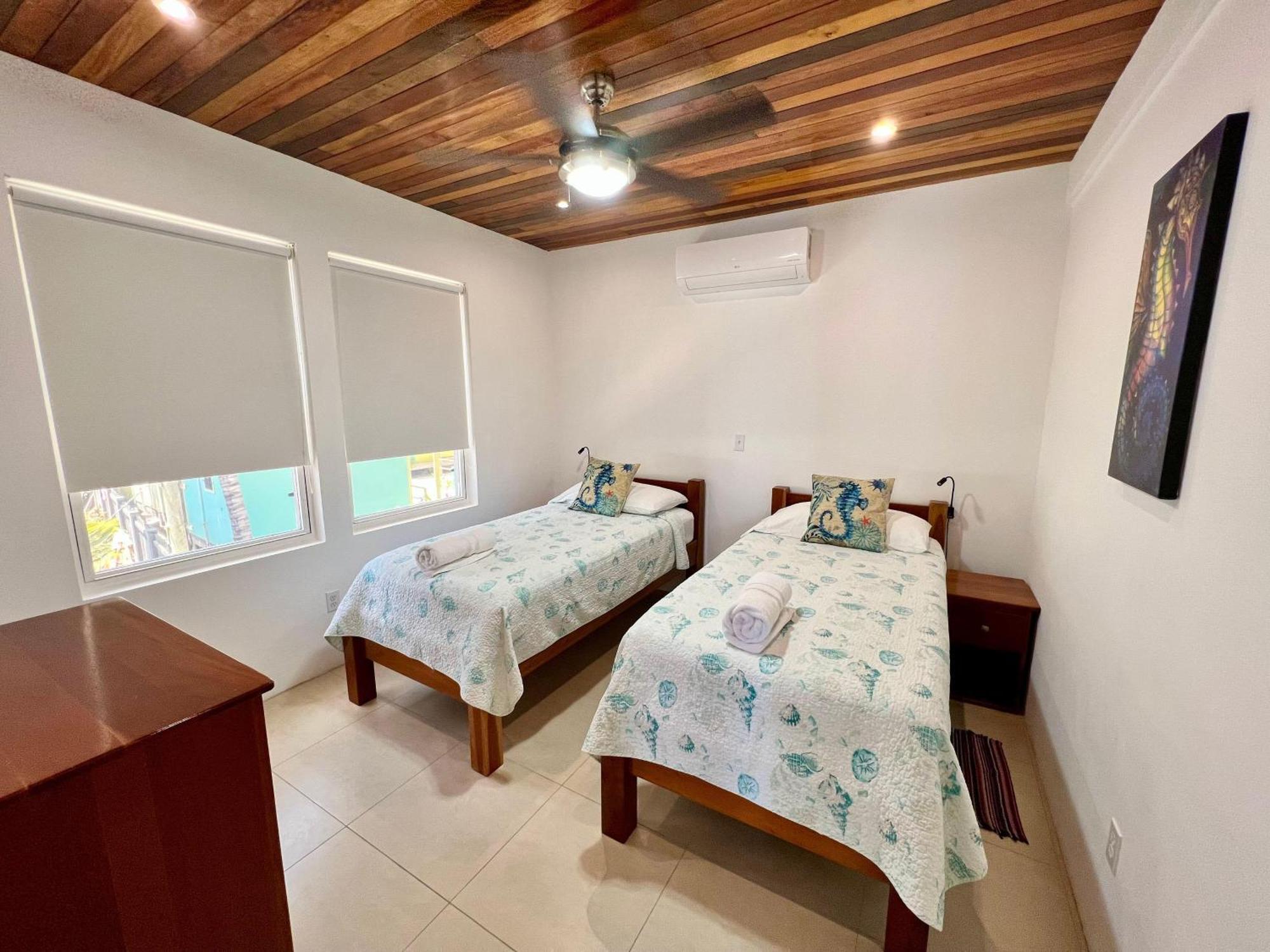 Velento Oceanfront #2 Villa Caye Caulker Exteriör bild